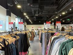 -燕莎奥特莱斯购物中心