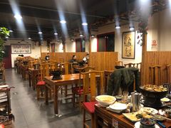 大堂-赵胖炙子烤肉&深夜酒馆(簋街店)