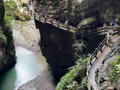 -龙水峡地缝景区