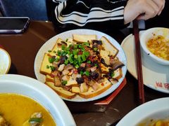 石锅米豆腐-火宫殿·湘菜小吃·商务宴请·生日聚会(东塘店)