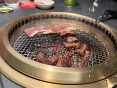 -铭牛烧肉·和牛海鲜自助(高新月牙湖店)