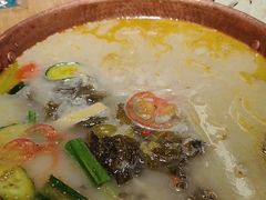 -洱火云南酸菜牛肉火锅(石景山当代商城店)