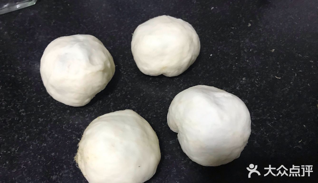 肚子里有料之低糖低油迷你肉松面包