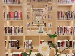 -漕河泾街道图书馆(漕河泾社区文化活动中心店)