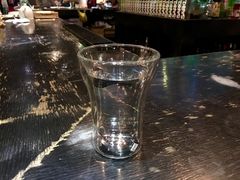 新换的水杯和陈旧的桌面-Strawberry Butterfly草莓蝴蝶日式水果挞