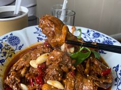 红烧鸭子-佳佳麻辣烧菜馆