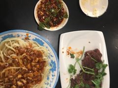 -敦煌达记酱驴肉黄面馆