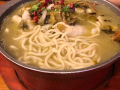 -周鱼小馆石锅酸菜鱼(活力汇店)