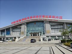 -霍尔果斯国门景区