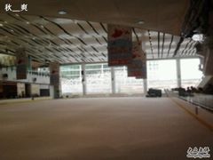 -冰纷万象滑冰场(沈阳万象城店)