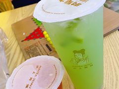 -沪上阿姨鲜果茶(世茂广场宽厚里店)