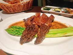 小牛肉配羊肚菌松露酱-CAPARESH開府莱舍(望京金辉店)