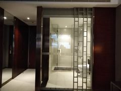 -武汉光谷广场杨家湾地铁站怡程酒店