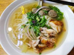 鸡扒牛丸汤粉-探越越南牛肉粉(江南西分店)
