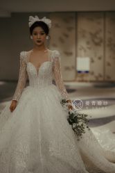 点击看大图 -曼青婚纱礼服馆