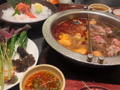 -牛YO寿喜烧·铁板烧和牛火锅自助(市府恒隆店)