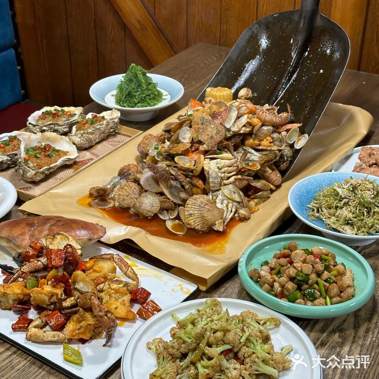 来青岛怎么能错过这么一顿海鲜大餐！！