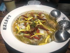 老坛子酸菜鱼（鲈鱼3-4人份）-太二酸菜鱼(广州IFC国金天地店)