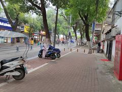 -官亭路小吃一条巷