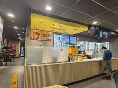 -麦当劳(轻轨曹杨路店)
