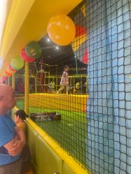 -蹦蹦跳跳(新奥购物中心店)