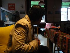 聂哥其人，那天也是下雨，他冒雨出去接人了-哈尔滨北方国际青年旅舍(中央大街店)