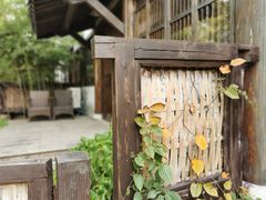-田园东方蜜桃村的田野营地
