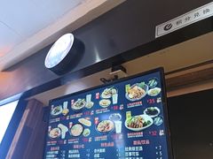 -鑫花溪牛肉米粉(人民广场店)