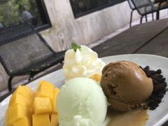 -莓园冰淇淋店