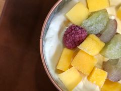 鲜果边角料盒子蛋糕-风车面包
