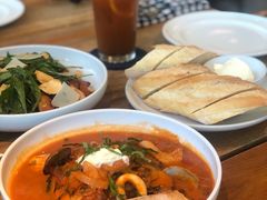 -ROAST coffee & eatery