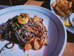 墨鱼面伴虾和卡拉布利亚肉肠番茄汁-FISH&POTATO Cō(地中海美食 万象城店)