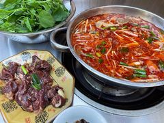 -黄利砖万峰林布依特色酸笋牛肉馆