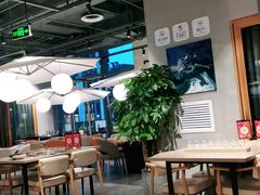 大堂-日进一片海.生腌海鲜火锅.宵夜烧烤(三里屯总店)