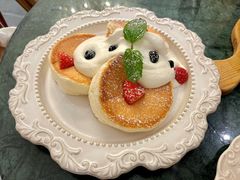 莓果乐园日式梳芙厘松饼-秘密旅行Bonjour(黑金冠 江南西店)
