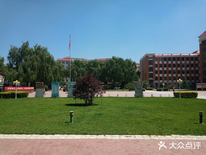 西北師範大學知行學院圖片