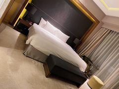 -上海滴水湖皇冠假日酒店