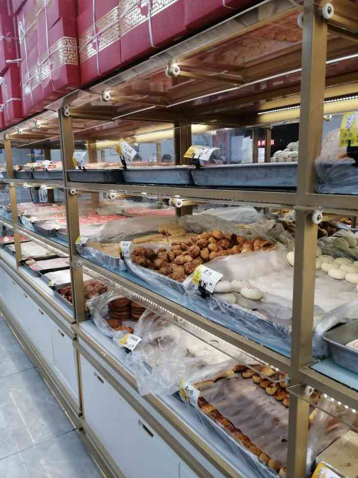 爱德顺糕点食屋(利民道店)-"先说一下糕点之外的话,店铺在利民道跟