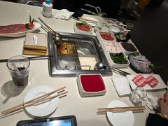 -海底捞火锅鲜切牛肉主题店(长寿路店)