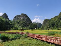 -高荡千年布依古寨旅游景区