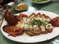 清蒸的龙虾-鑫悦楼煎蟹·16年海鲜大排档