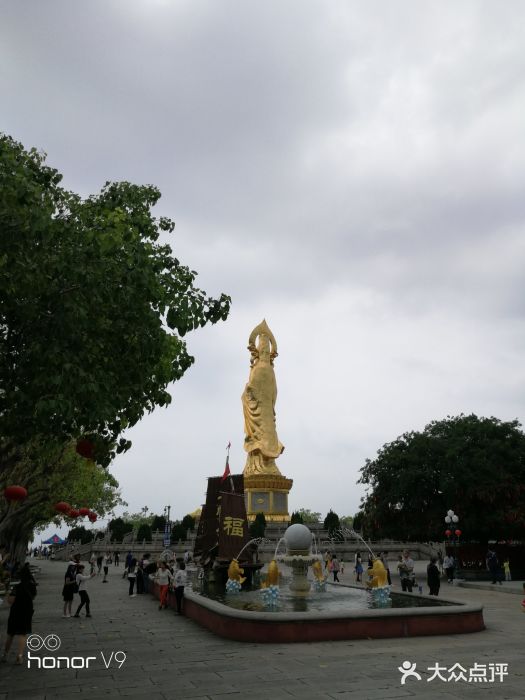 广州番禺莲花山旅游区望海观音图片