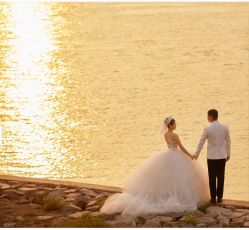 -雪中彩影婚纱摄影·微光艺术中心