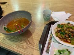 -哇蛙牛功夫面渝都料理(龙阳广场店)