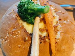 蘑菇烩芝士鸡肉面包碗-新贝乐意大利餐厅(苏州中心店)