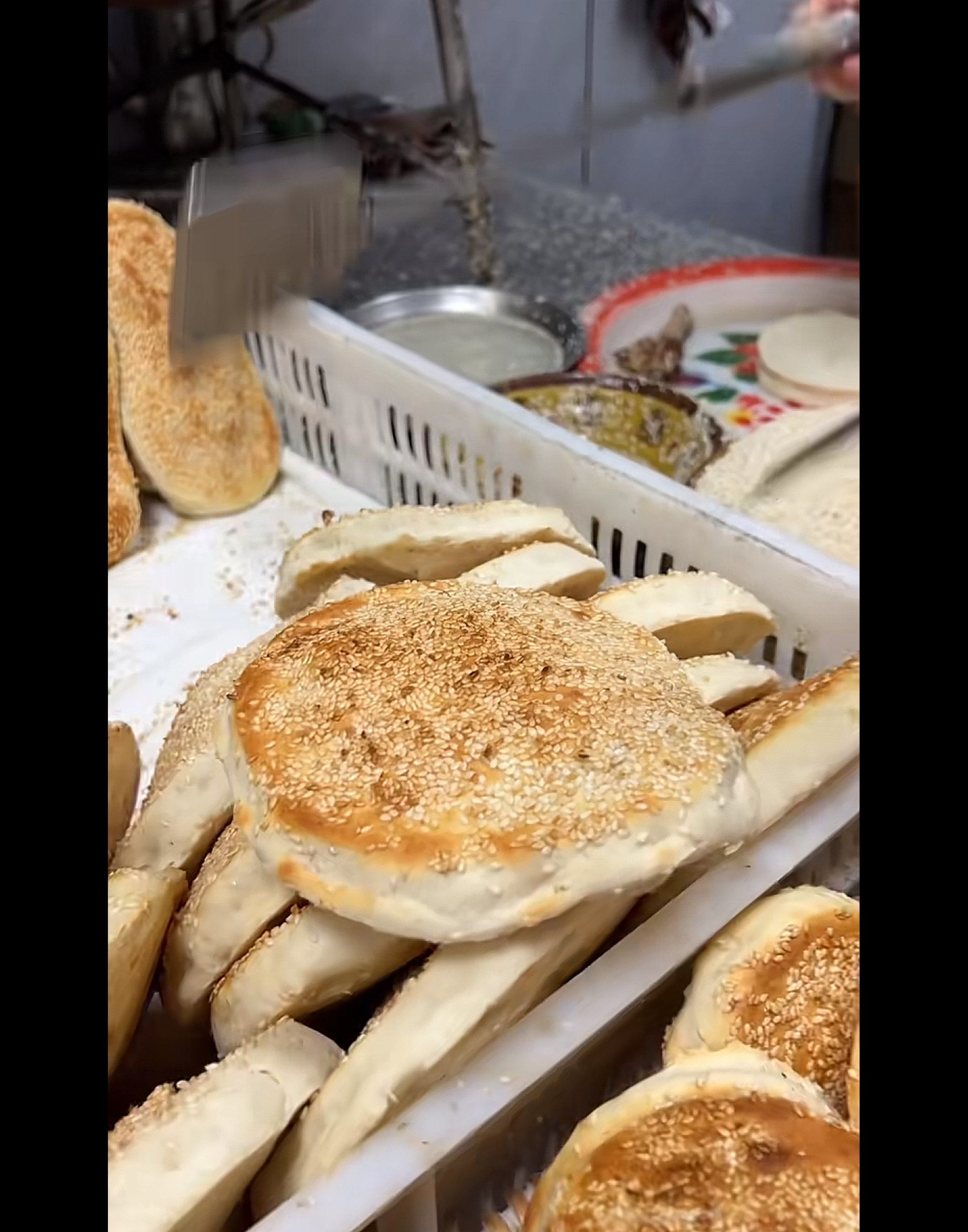 天天领红包 丰县烧饼是江苏省徐州市丰县的传统名点,具有外酥里嫩,香