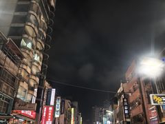 -六合夜市