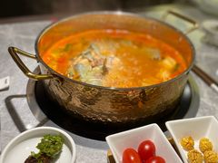 -野山舂·贵州现舂酸汤牛肉(民生路店)