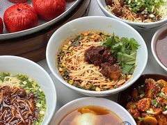 -李与白包子铺(桐梓林店)