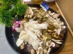 -一朵菌·野生菌探索家火锅(南亚店)